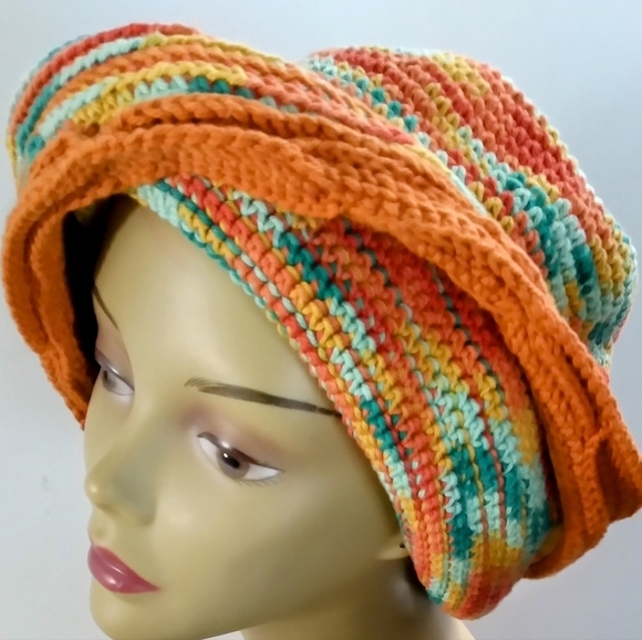 NWT Versatile Embossed Crochet Fedora With An Adjustable Drawstring. - Picture 5 of 12